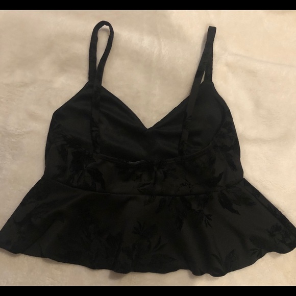 Matching crop top and skirt, very unique! - Picture 7 of 8